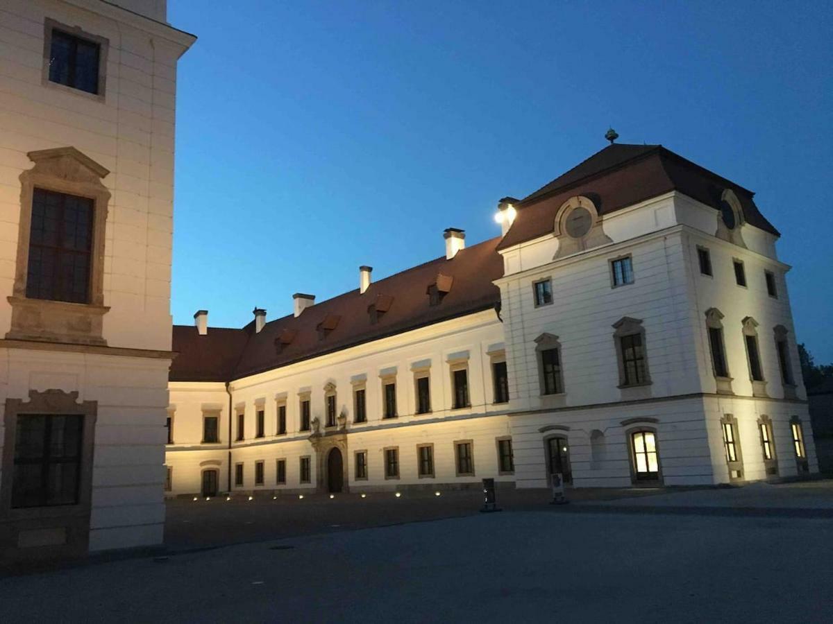 Ház saját udvarral a történelmi belvárosban Pápa Extérieur photo