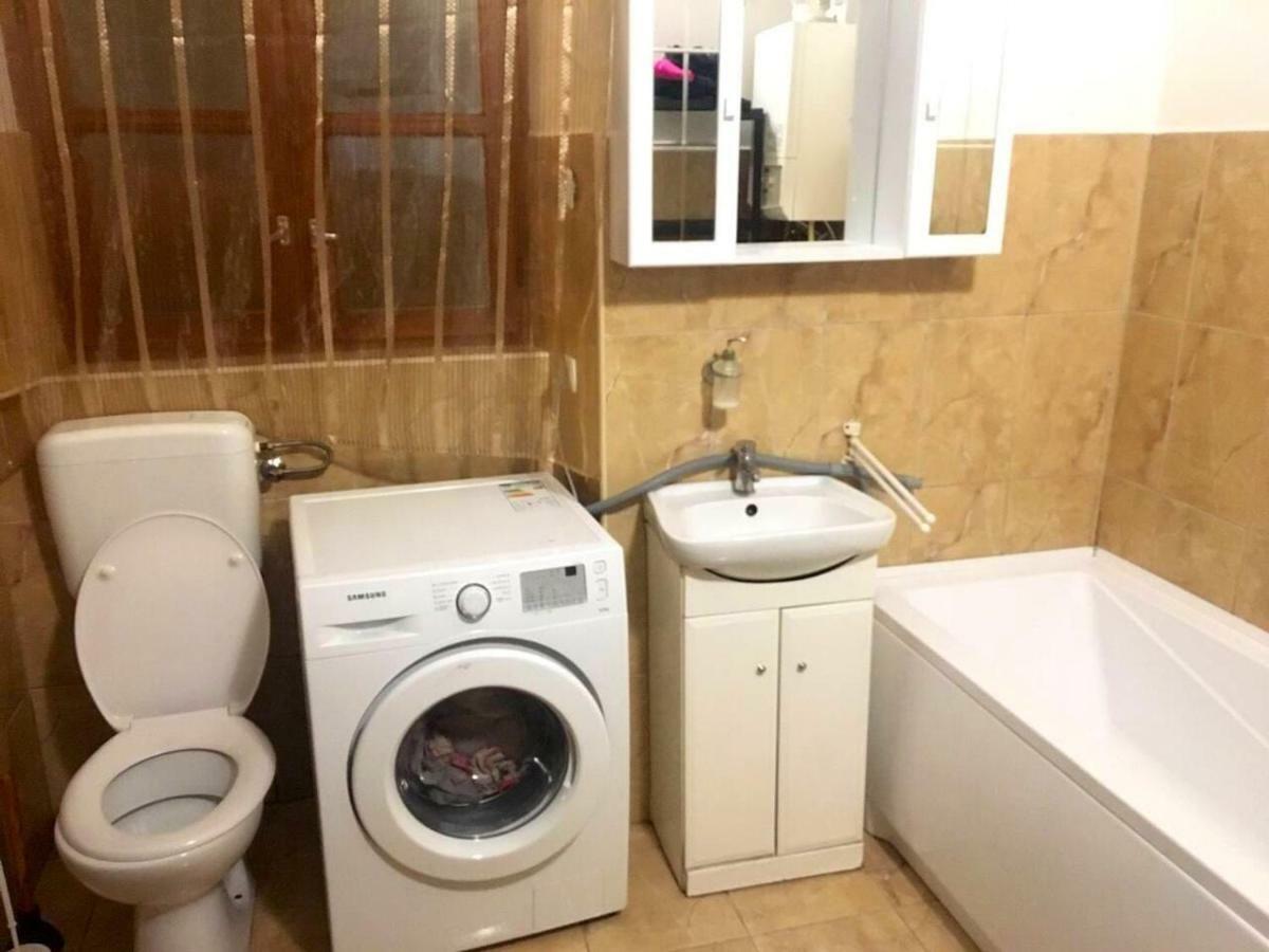 Ház saját udvarral a történelmi belvárosban Pápa Extérieur photo